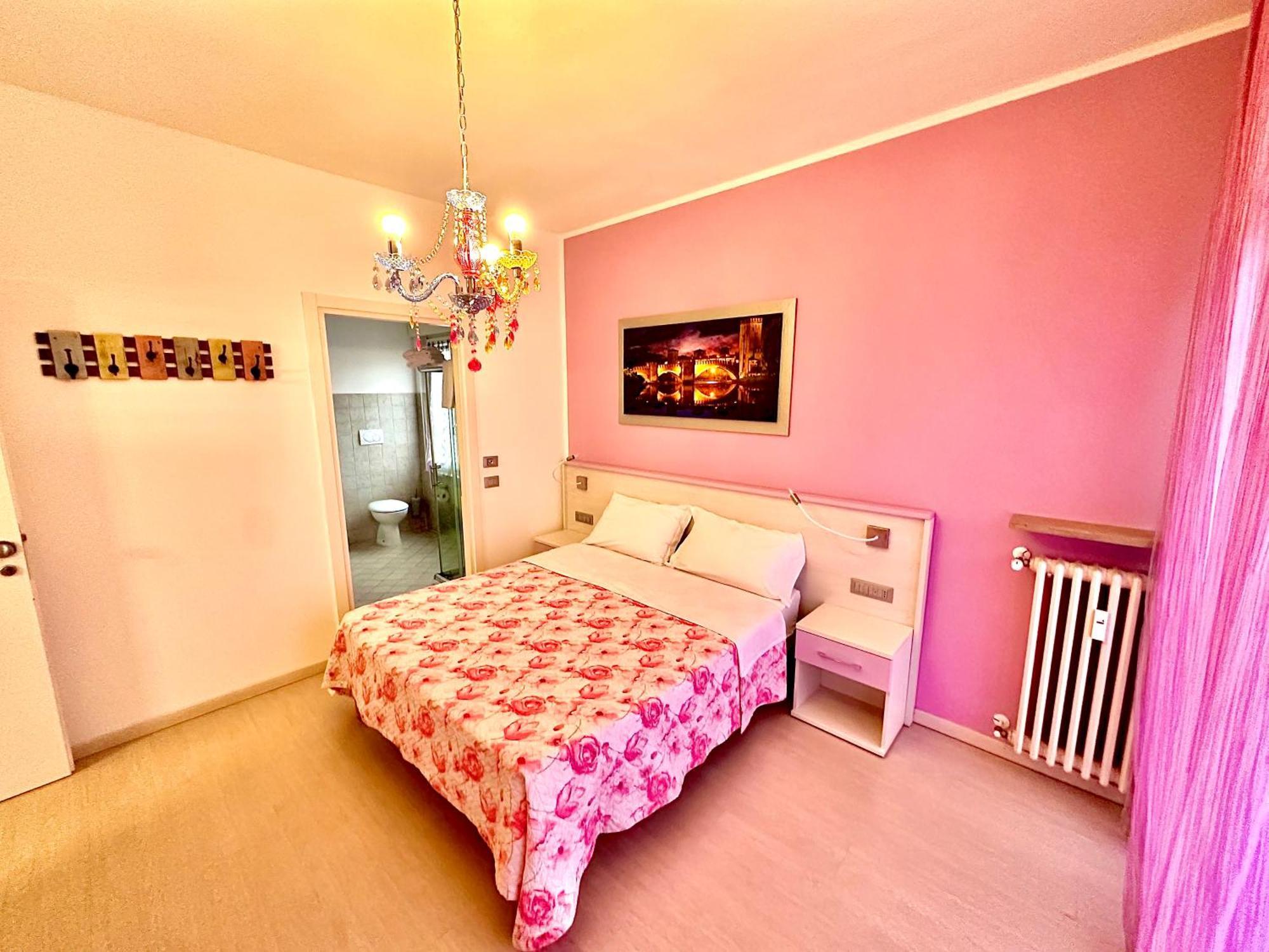 Ai Giardini Rooms -Vicino Ospedale Borgo Trento E Centro Storico Verona Luaran gambar