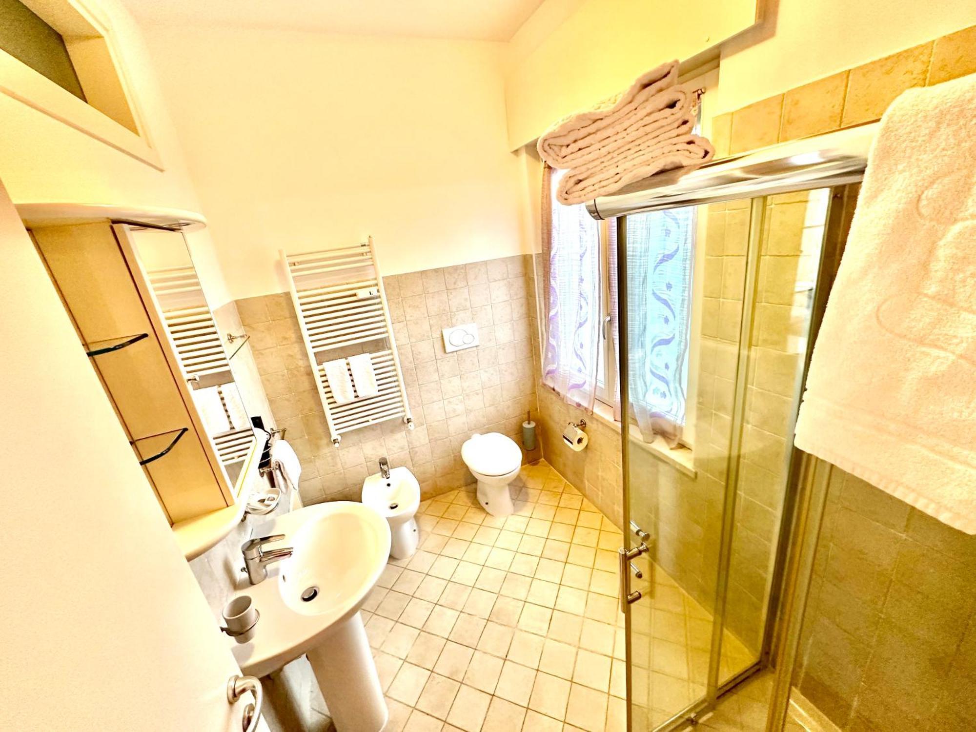 Ai Giardini Rooms -Vicino Ospedale Borgo Trento E Centro Storico Verona Luaran gambar