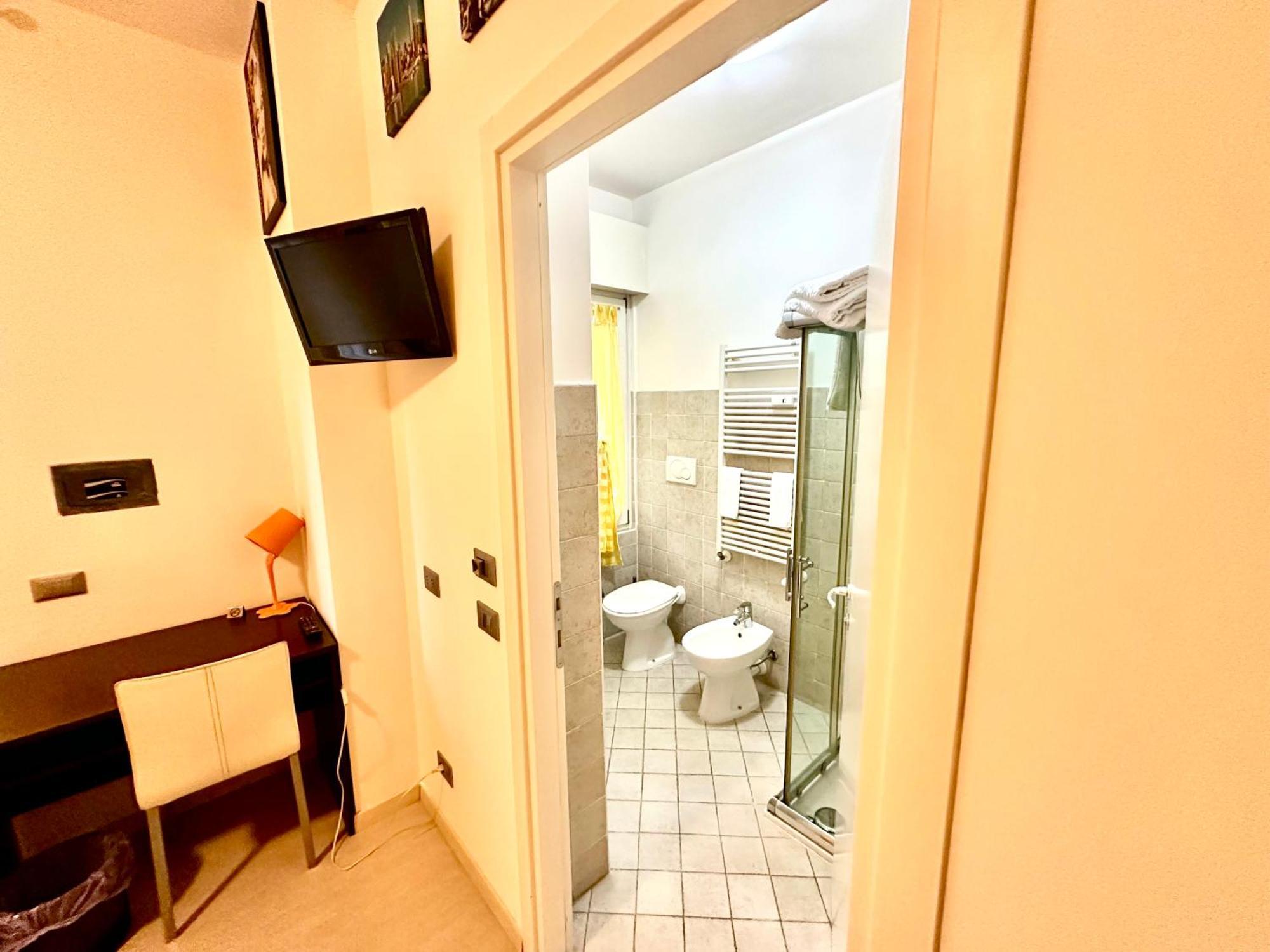 Ai Giardini Rooms -Vicino Ospedale Borgo Trento E Centro Storico Verona Luaran gambar