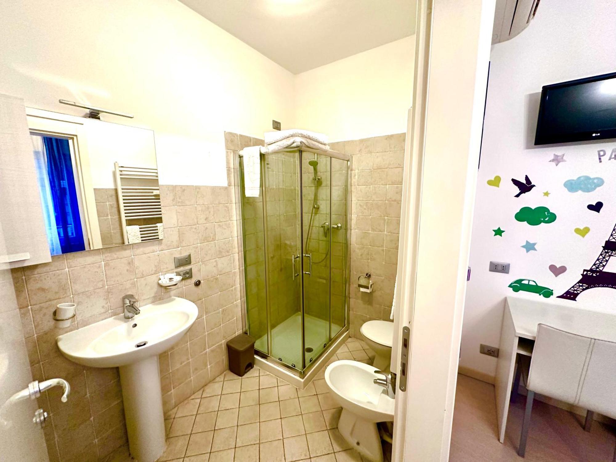 Ai Giardini Rooms -Vicino Ospedale Borgo Trento E Centro Storico Verona Luaran gambar