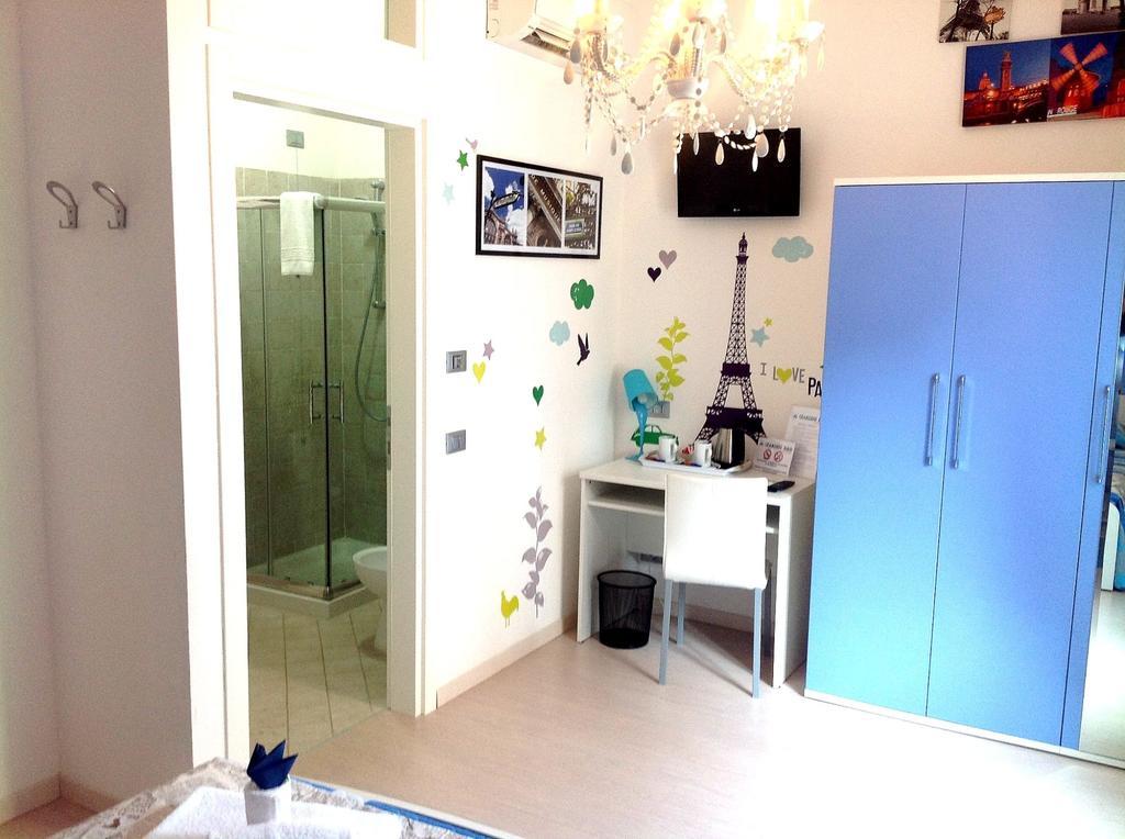 Ai Giardini Rooms -Vicino Ospedale Borgo Trento E Centro Storico Verona Luaran gambar