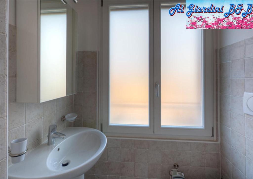Ai Giardini Rooms -Vicino Ospedale Borgo Trento E Centro Storico Verona Bilik gambar